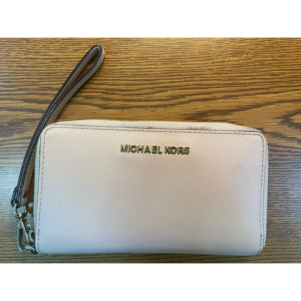 Michael Kors Muted Pale Pink Women's Wallet Wristlet Sophisticated High End